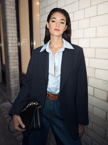 Fashion photography. Editorial Photography. Campaign. Female model. On location. Off-set.