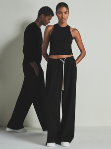 Fashion Photography. Commercial Photography. Menswear. Womenswear. Unisex. Studio. On-Set. Les 100 Ciels.