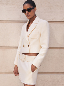 Fashion photography. Editorial Photography. Campaign. Female model. On location. Off-set.