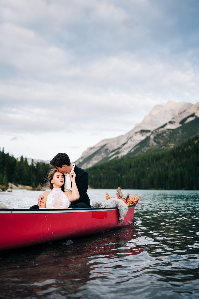 Elopement wedding couple in a lake in Banff, Canada