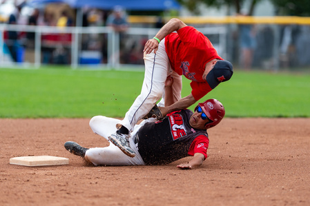 Kitchener, Ontario (17/08/2018) -   ISC Fastball Tournament at the Peter Hallman Ball Park in Kitchener, Ont.  Photo by Alicia Wynter