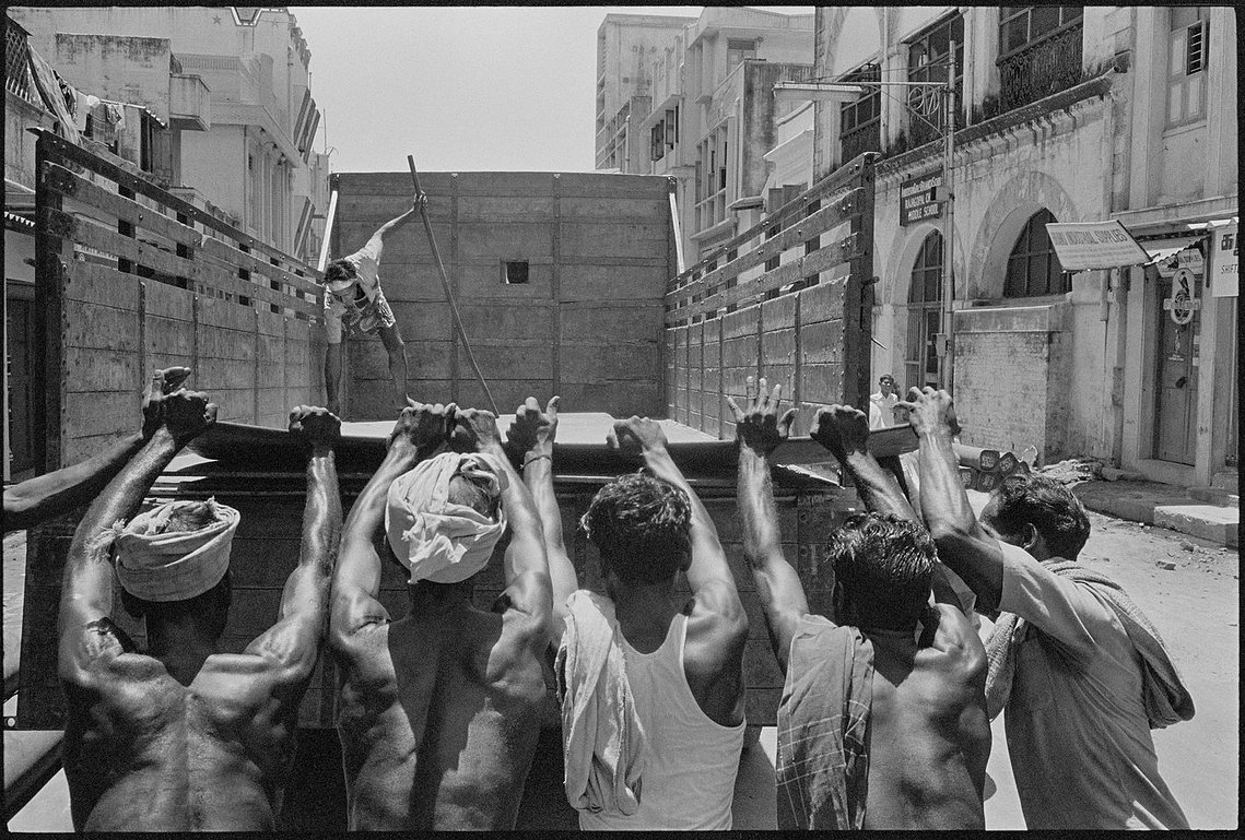 Nicholas Blair photography copyright 1978, black and white, Madras, laborers, muscles