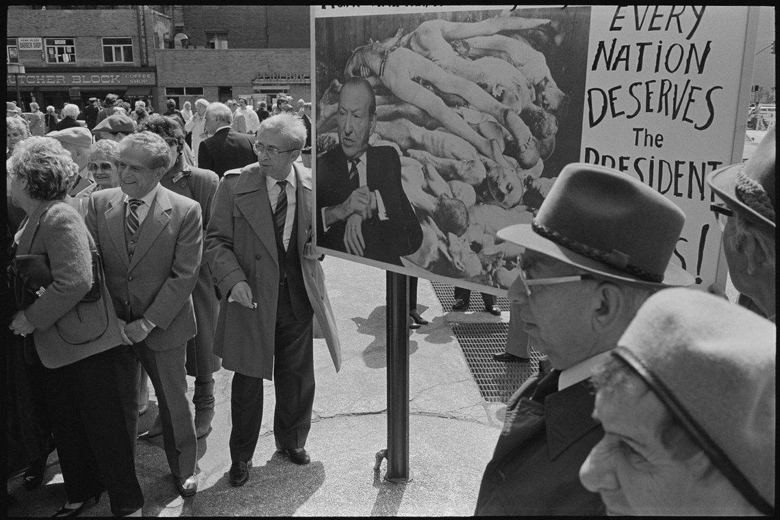 Nicholas Blair Photography copyright 1987, protest, urban scene