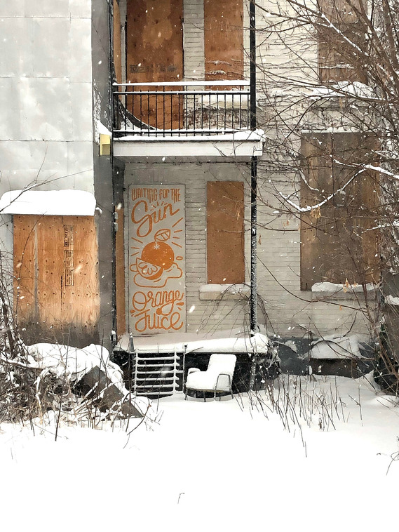 Mural Gwendoline Le Cunff
Hand lettering illustrated outdoor painting 
the Doors orange juice waiting for the sun