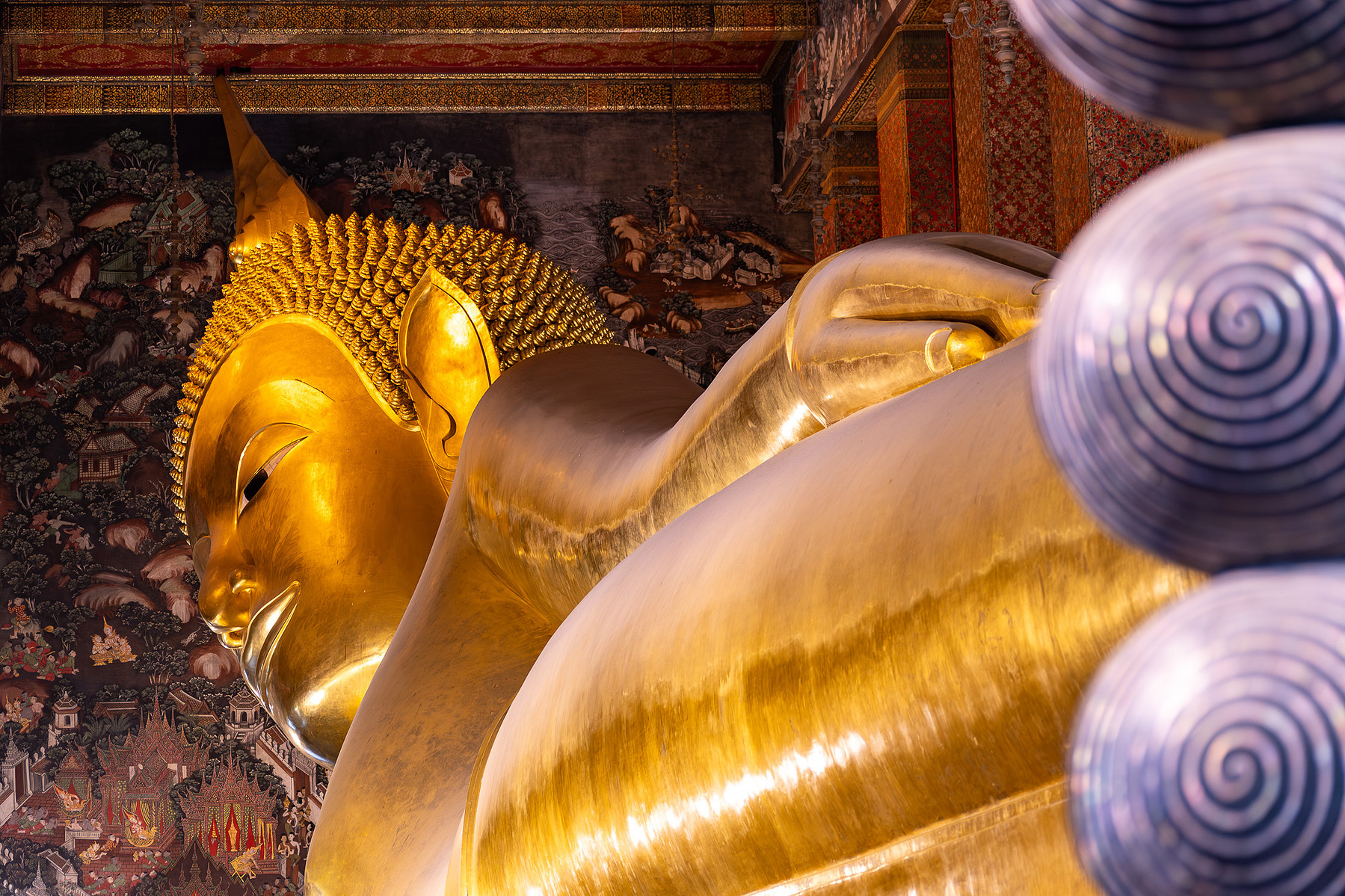 Reclining Buddha statue at Wat Pho