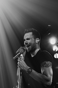 maroon 5, maroon5, Adam Levine, bangkok, photographer, model, fashion, portraiture, photography, beauty, olmo reverter, black and white, art, concert, ministry of sound 