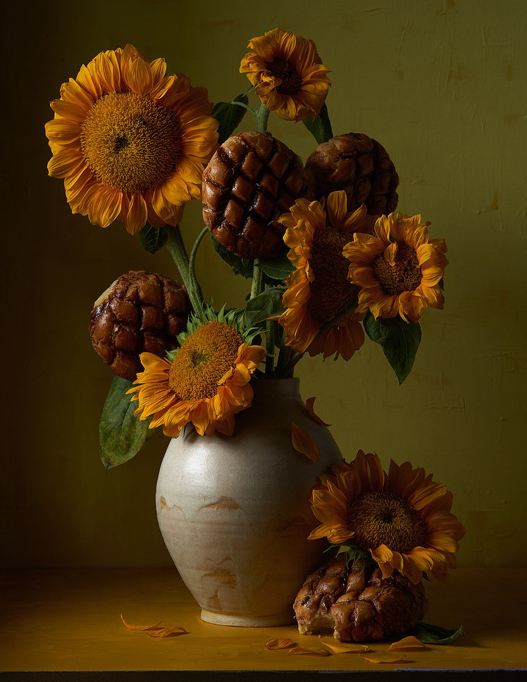 sunflowers, pineapple bao, Taiwanese American art, ceramics, Hong Kong pastry, Taiwan pastry, pineapple bun