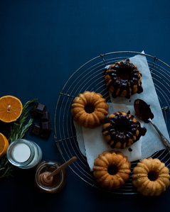 mini bundt cakes chocolate flatlay
