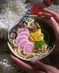 udon, narutomaki, udon soup, food photography