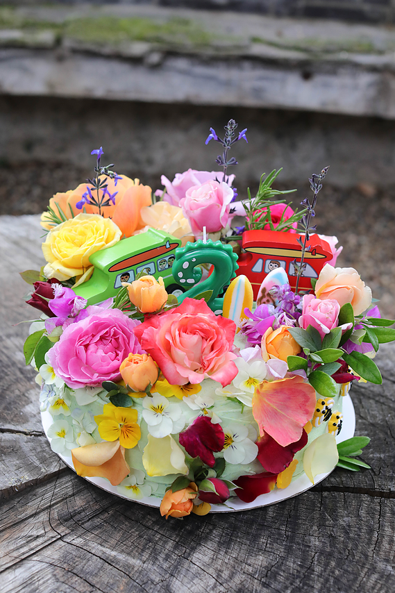 custom kids cakes, Hawaiian cakes, kids cakes, children's cakes, best bakery near me