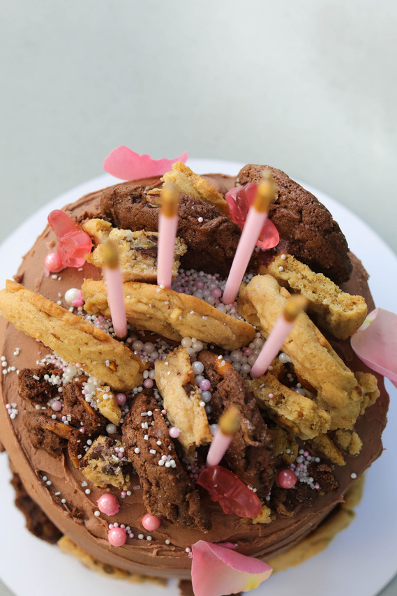 cookie cakes, delicious cakes, best bakery in town, best bakery in Montecito, best bakery in LA, best bakery in Malibu, cake with cookies, kids cakes
