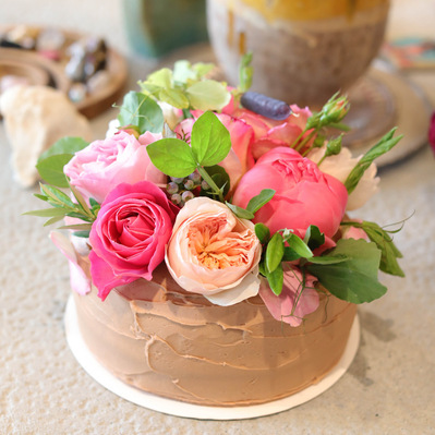cakes with flowers, custom cakes, bakery, bakery near me, bluem malibu, malibu cakes, malibu bakery, Malibu Bakery, desserts, custom desserts, Malibu cake artist, floral cakes, Malibu wedding cakes, buttercream cakes in Malibu, olive oil cakes in Malibu