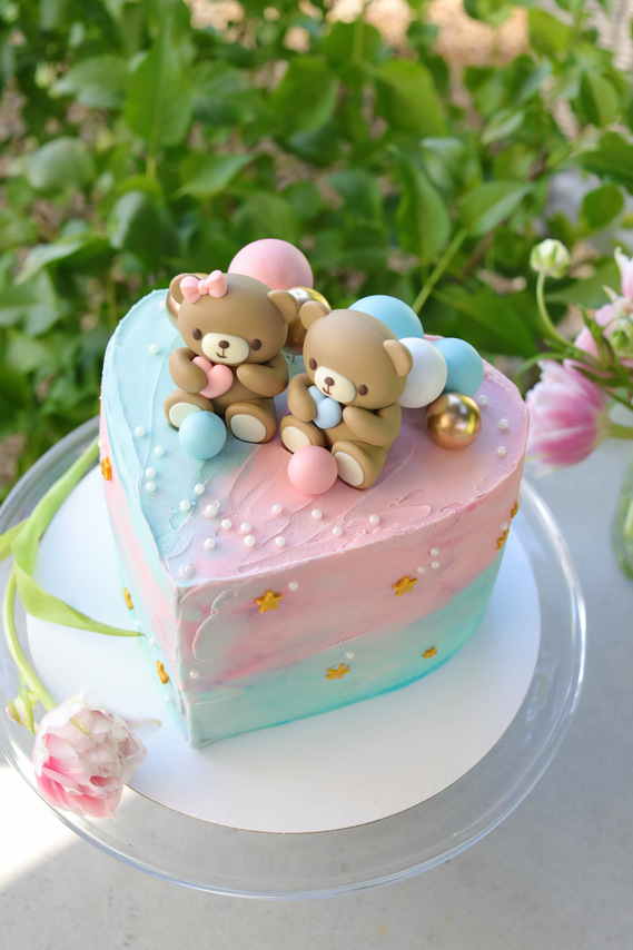 heart cake, gender reveal cake, cake with bears, cute cakes