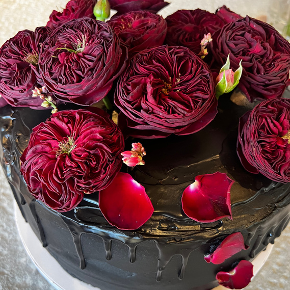 spiritual cakes, black cakes, black cake, meditation cakes, drip cake