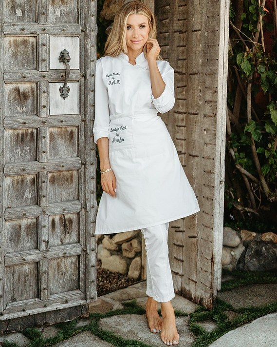 Jenefer Taylor, Jen Taylor, baker in Malibu, bakery in Malibu, the girl with the cakes, celebrity, famous cakes, best bakery in malibu, Jenefer Taylor, Jenefer, BLUEM MALIBU, top baker in la, best baker in Montecito, best bakery near me