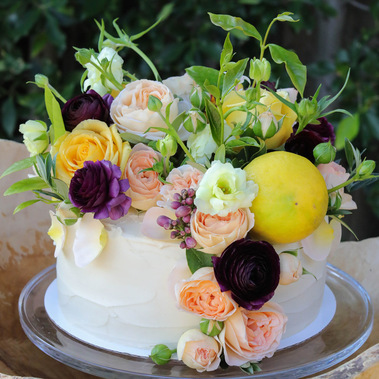 bakery in malibu, malibu bakery, custom cakes malibu, wedding cakes malibu, malibu bake shop, malibu bakery, best desserts near me, best wedding cakes la, best wedding cakes malibu, cakes with flowers, elegant cakes, designer cakes