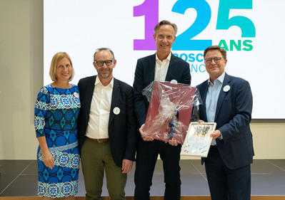 Découvrez les moments forts de la célébration des 125 ans de Bosch France, capturés lors d’un événement corporate unique. Entre rires, discours et convivialité, ces photos reflètent l’esprit d’innovation et de collaboration de cette entreprise.