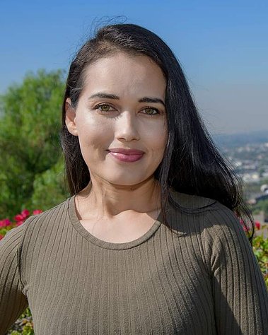 Profile Photos Upgrade your online presence with professional headshots. Perfect for that dating profile or your business website.