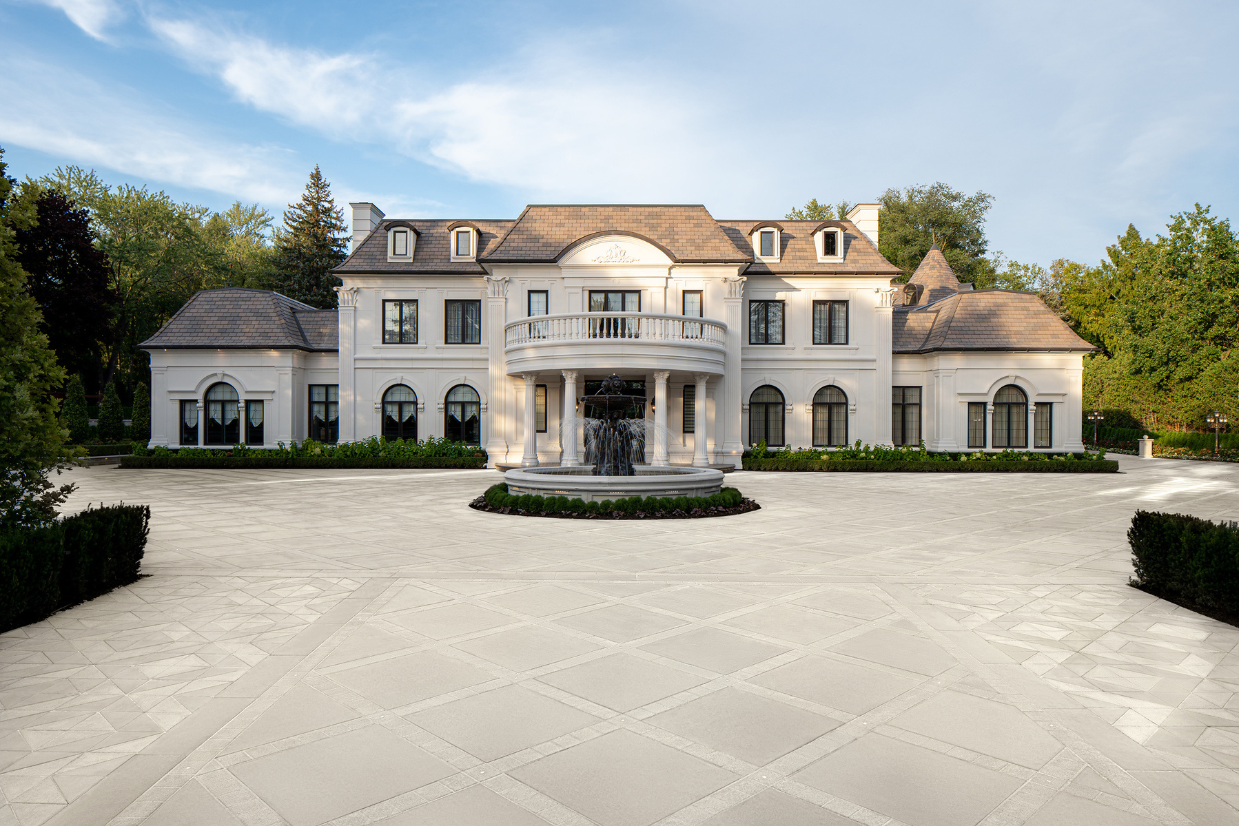 Eliminate unwanted objects from your real estate and architecture photos with our advanced removal services. 