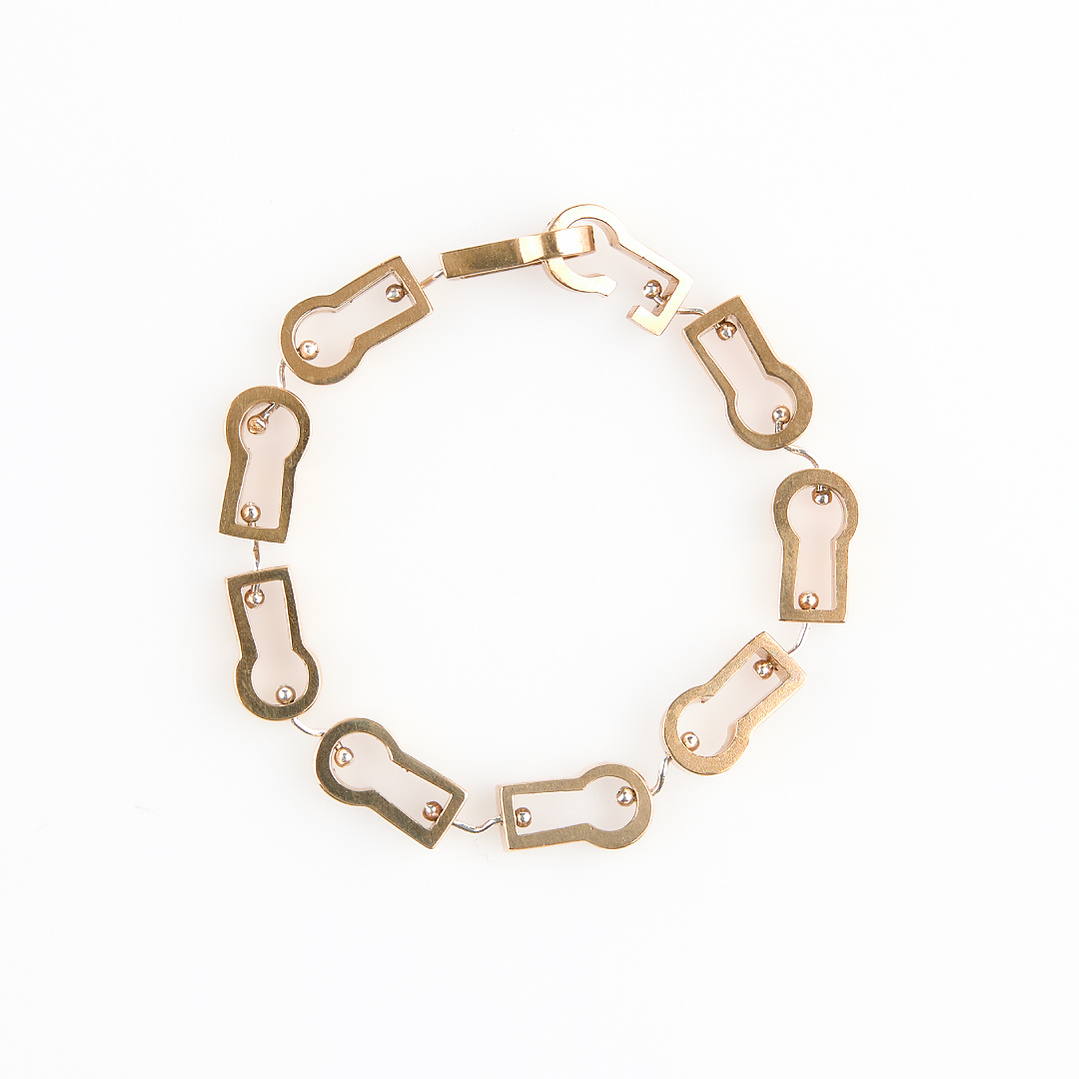 Eszter Zámori's piece created for Challenge 2023 Jewelry and Travel. Titled Other Places - Italian City-States bracelet.