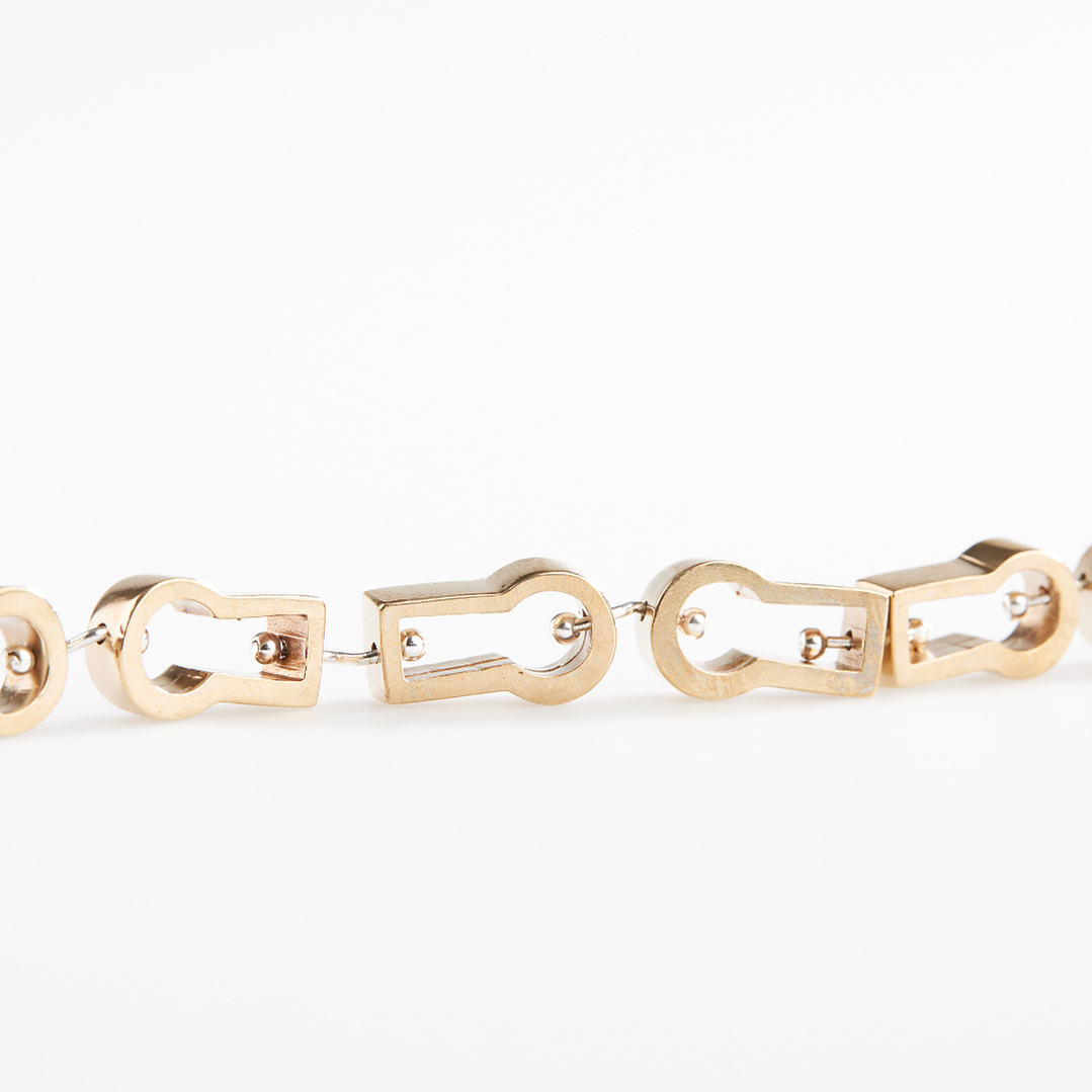 Eszter Zámori's piece created for Challenge 2023 Jewelry and Travel. Titled Other Places - Italian City-States bracelet.