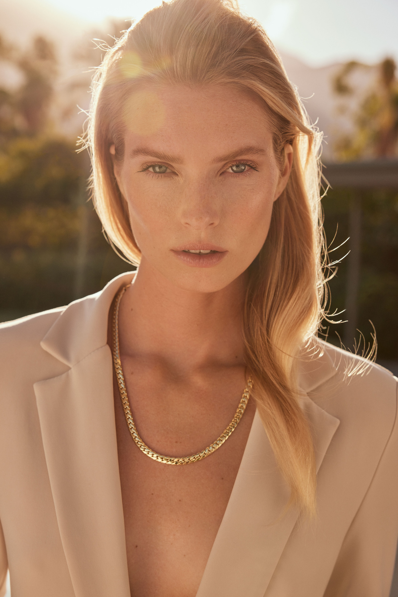 Joseph Ribcoff retouching high end beauty montreal skin retouch