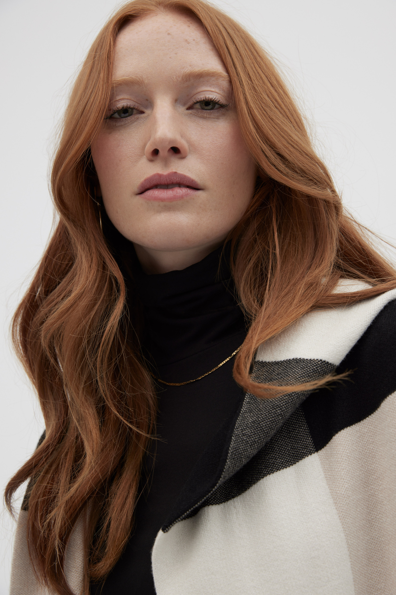 Joseph Ribcoff retouching high end beauty montreal skin retouch