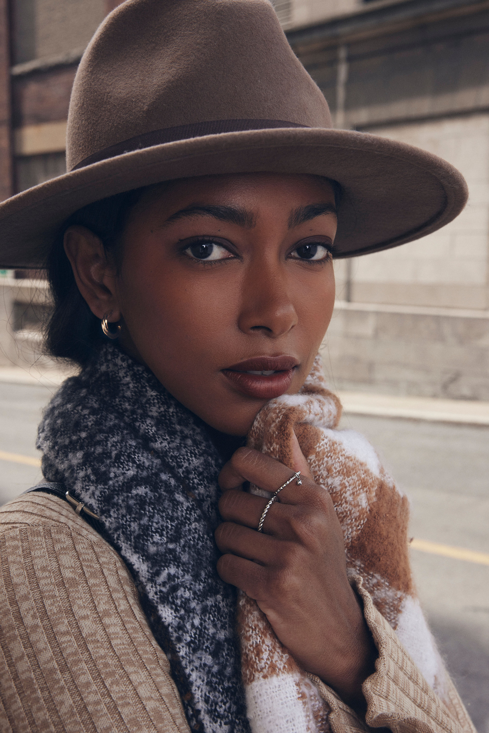 Bizou retouching high end beauty montreal skin retouch