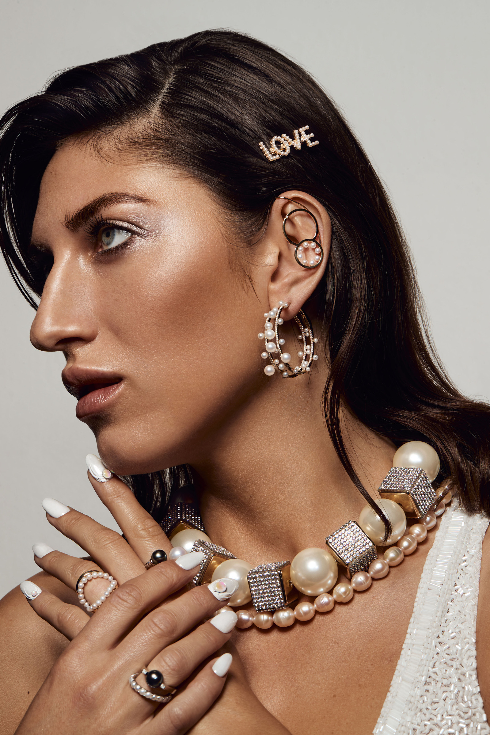 Editorial retouching high end beauty montreal skin retouch