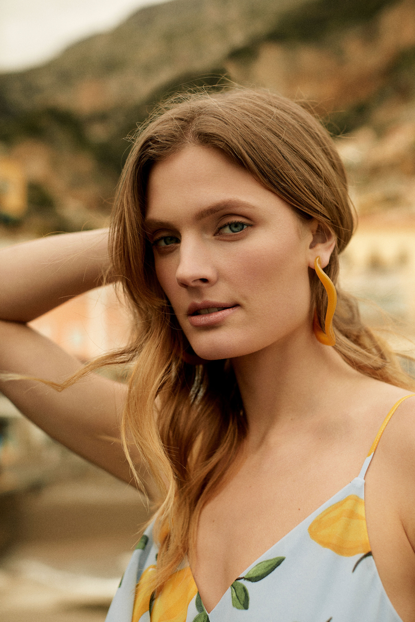 Melanie Lyne retouching high end beauty montreal skin retouch