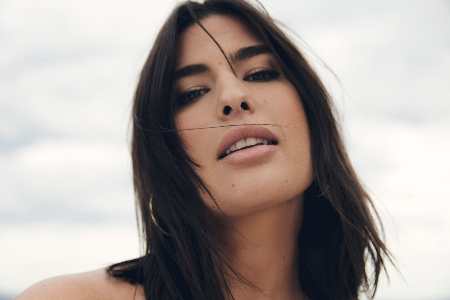 Editorial retouching high end beauty montreal skin retouch