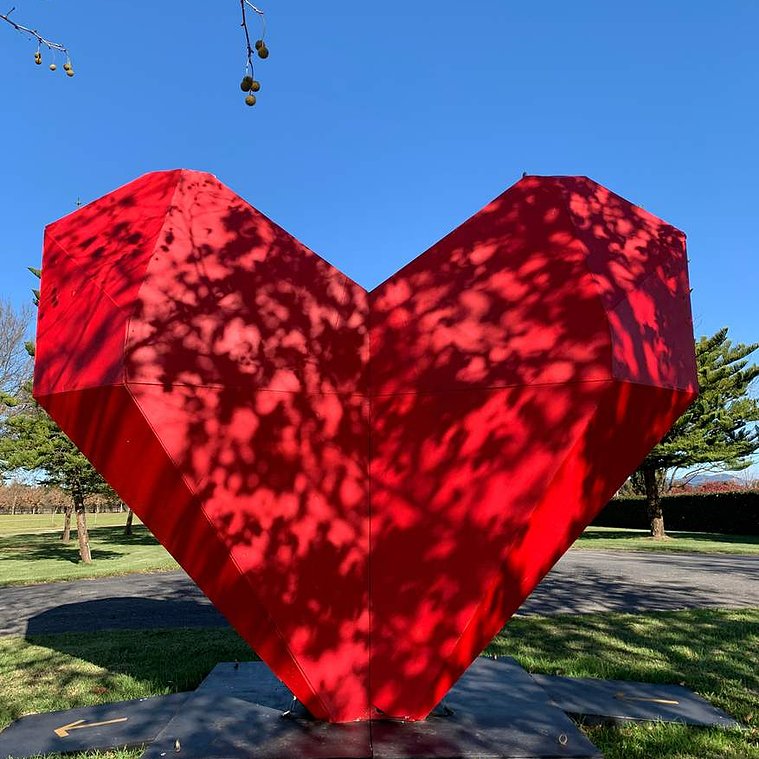 public art, australian public art, australian large scale art, Sunshine Coast sculpture, Sunshine Coast artist, Queensland artist, Queensland sculpture, Brisbane sculpture, Sydney sculpture, public art for hire, sculpture for hire, heart sculpture