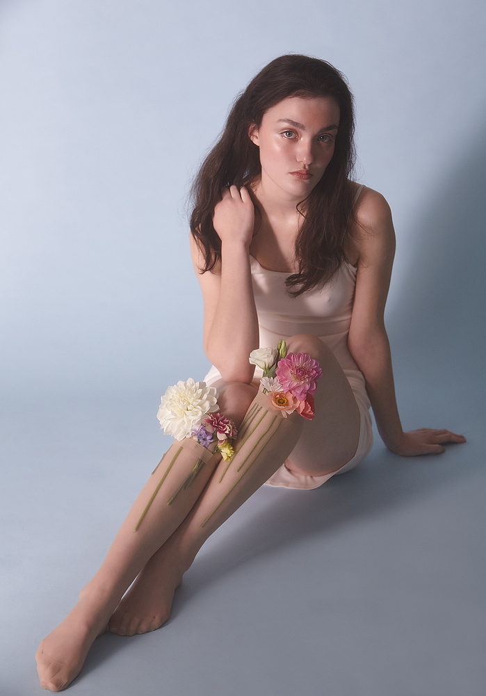melbourne makeup artist, editorial, fashion editorial, florals, glowing skin, vegan makeup, sustainable beauty, mr smith hair, flower power, melbourne hairdresser, melbourne hairstylist, commercial makeup artist, beauty looks