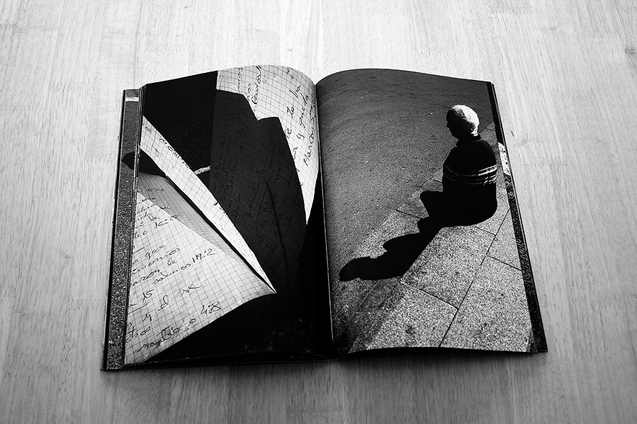 Doble página del libro ocho puntas de David Salcedo