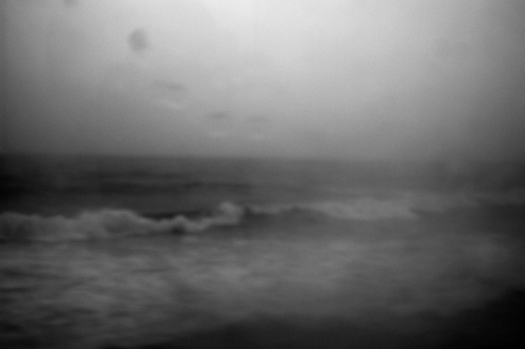 Olas de mar en mitad de una tormenta David Salcedo