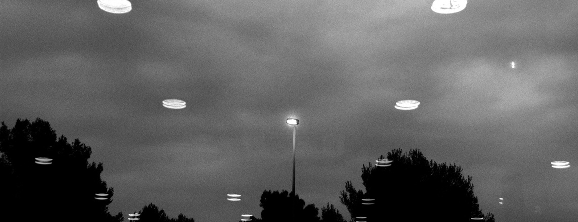 Reflejo de farolas haciendo efecto ovni David Salcedo