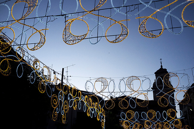 Luces de fiestas en la plaza mayo de Caravaca  David Salcedo
