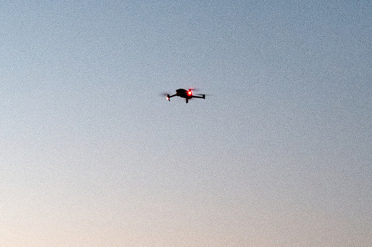 Un dron sobrevolando la playa  David Salcedo