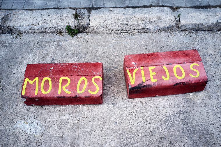 Frena coches en Petrer  David Salcedo