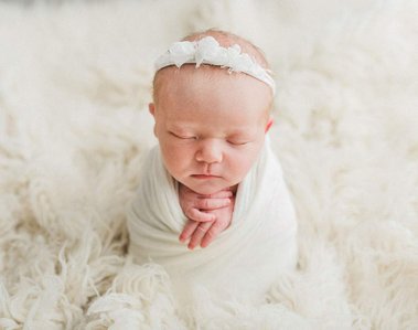 Newborn Session In Studio By Award Winning Newborn And Family Photographer in Dublin Emmylie Cruz