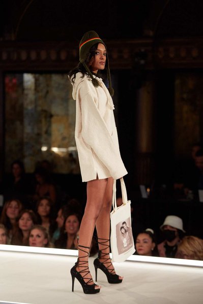 Blaine Pennington. Commercial Lifestyle Conceptual Beauty Product Fashion Event Model Digital Photography. New York City NYC Photographer Photography. NYFW Fashion Week. Runway 7 Fashion. Sony Hall.