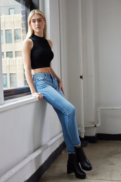 Model Digitals. New York City. Photographer. Modeling School. Model Agency. Model Casting.