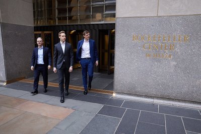 NYC corporate team portraits showcasing leadership, collaboration, and professionalism.