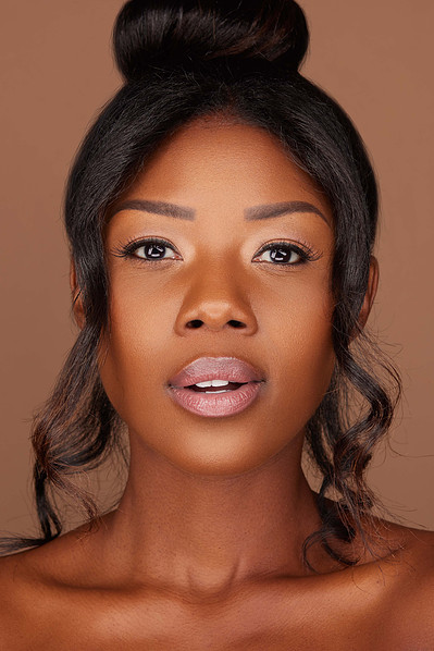 Blaine Pennington is a skilled beauty photographer in NYC, delivering clean, high-quality images. His expert use of lighting and composition ensures sharp, polished results, ideal for campaigns, portfolios, and editorial shoots.