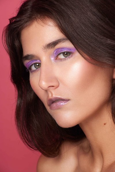 As a NYC beauty photographer, Blaine Pennington captures clean, sharp images. His expert use of lighting and composition ensures professional, high-quality results, ideal for portfolios, editorial projects, and commercial campaigns.