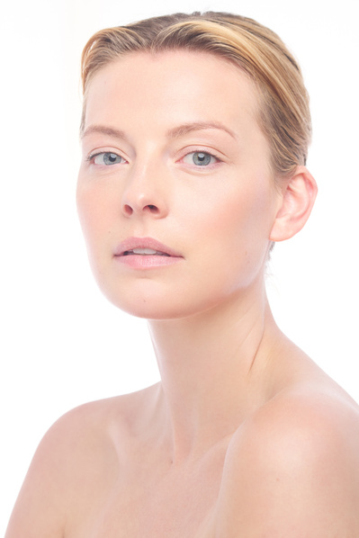 Blaine Pennington is a skilled beauty photographer in NYC, specializing in clean, well-lit images. His professional approach ensures each shot highlights natural beauty, perfect for portfolios, advertising campaigns, and editorial projects. 