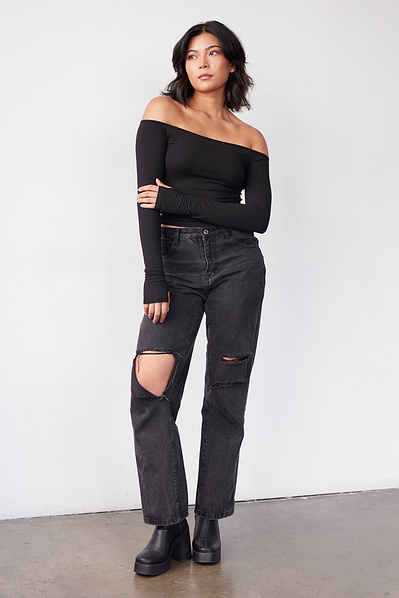 NYC photographer specializing in model test shots and digitals for portfolios.