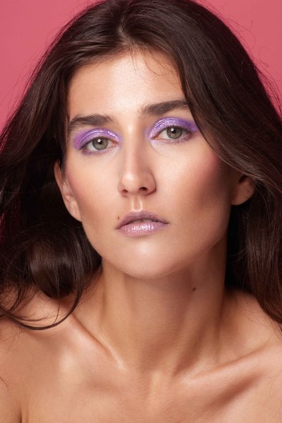 NYC-based beauty photographer Blaine Pennington offers sharp, professional images that emphasize clean lighting and composition. His expertise ensures flawless results, making his work ideal for campaigns, editorial projects.