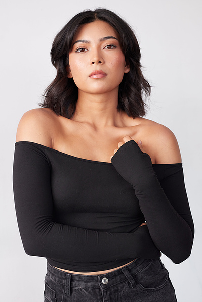 Casting-ready NYC model digitals taken in a professional studio setting.