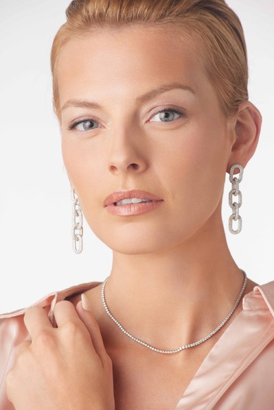 NYC fashion photographer specializing in eCommerce product and campaign imagery.